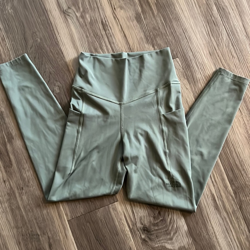 The North Face Women's Motivation Hi-Rise Pocket 7/8 Tight